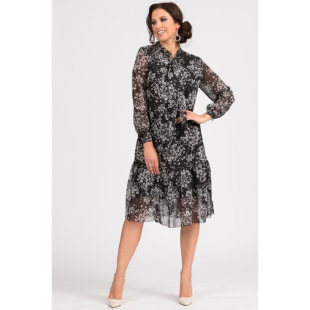 Women's dress, size 66-1