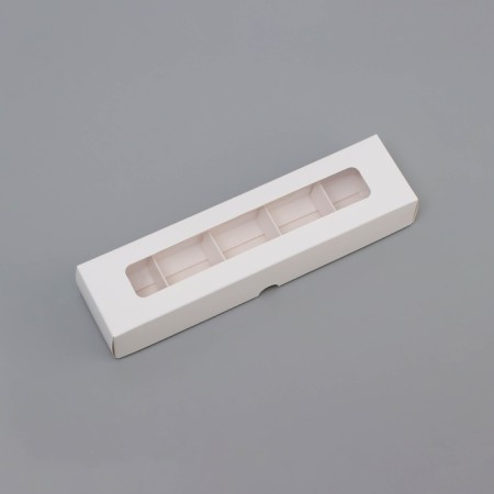 Box for 5 sweets with a shell, with a window, with thin dividers, white 21x5x3.3 cm-1
