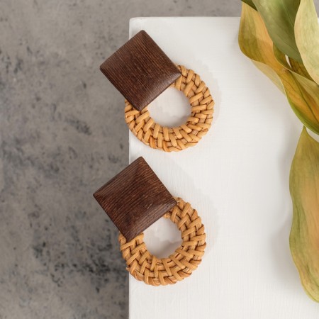 Vacanda earrings in square, beige-brown color-1