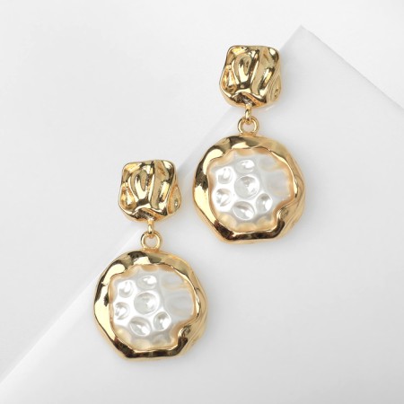 Earrings with pearls "exclusive" a crumpled circle, color gold-1