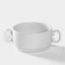 Porcelain cup for the broth 