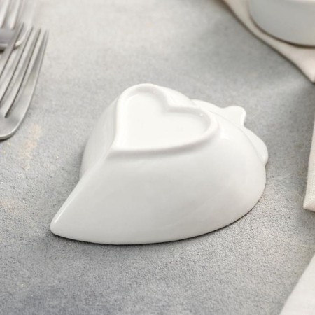 Strawberry saucer, 10.5 × 7.7 × 3 cm-2