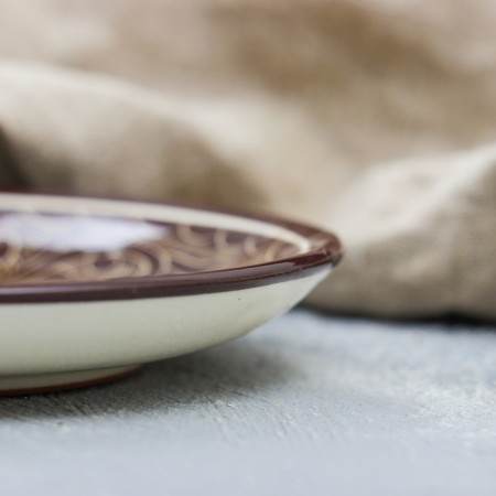 Plant of Rishtan ceramics "Patterns", brown, flat, 15 cm-2