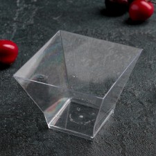 Plastic disposable form for buffet 