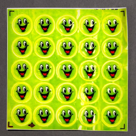 The nursery is transparent with the stickers "CMALILICS", D = 90cm-6