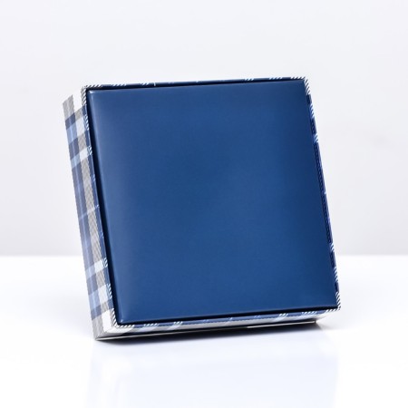 Box for 4 sweets, "male" 12.6 x 12.6 x 3.5 cm-1