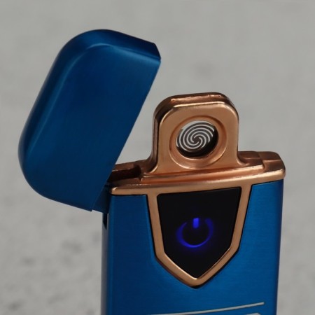 Electronic lighter "invincible", 7.2 x 3.3 cm.-4