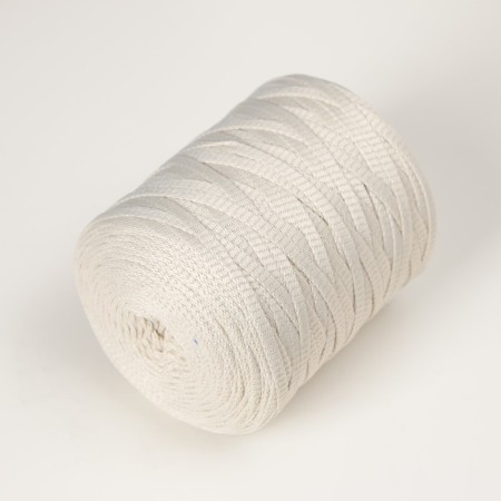 Knitting cord 100% polyester 5 mm cylinder, 180 g, 140 m 02 -milk-1