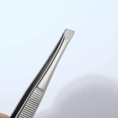 Pinzet begged, narrow, 9 cm, on a blister, silver color, b-158-s -sh-4