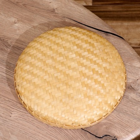 The tray is wicker, from bamboo 30x30x2 cm-4