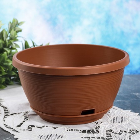 A pot with a pallet of 4.5 l, d = 26, h = 14 "Marcel", chocolate color