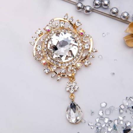 Brooch "Empress" circle, white color in gold-2