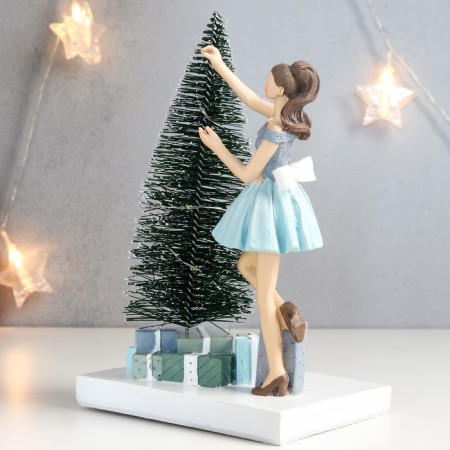 Souvenir Polystone Light "Girl decorates the Christmas tree" 24.5x11x15 cm-3