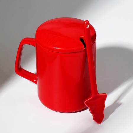 Ceramic mug with a spoon and lid "Penguins", 400 ml, red color-3