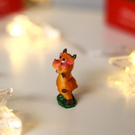 Souvenir Polystone "Boby Karamel on the lawn" MIX 4x2x1.8 cm-3