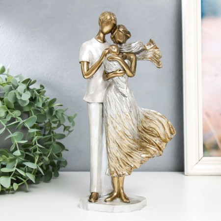Souvenir Polystone "In love pair with a baby" 8x14x27 cm