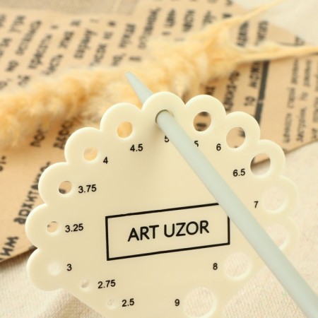 A ruler to determine the size of the knitting needles, 8 × 7.5 cm-1