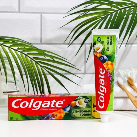 Colgate toothpaste "Treaty herbs", chamomile, 150 ml