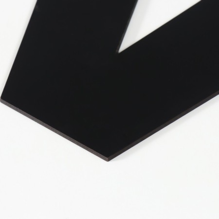 The panel of the letter "V" 20x21.5 cm, black-1