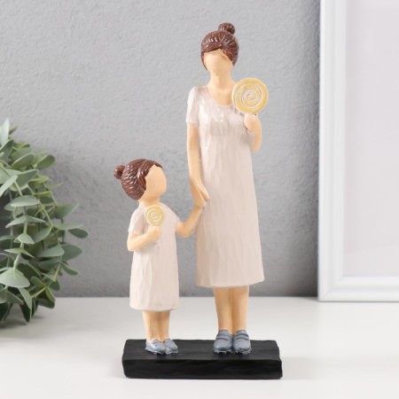 Polystone souvenir "Mom with daughter, with candy" 22.5x5x10 cm