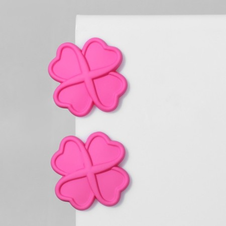 Earrings Metal "Clover" with hearts, pink color-1