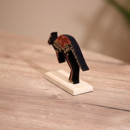 Kangaroo souvenir on a stand, wood 11x4x8 cm-2