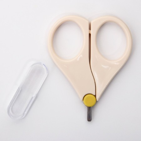 Manicure scissors for children, with a protective cap-1