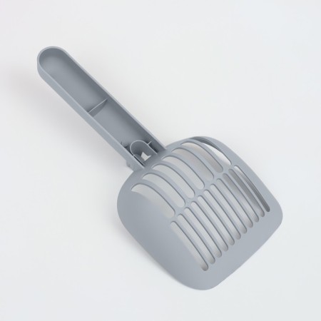 The toilet is closed with the upper hole, a scoop, a coal filter of 40 x 56 x 40 cm,-14
