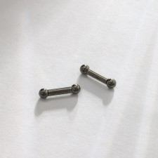 Piercing to the tongue of titanium 