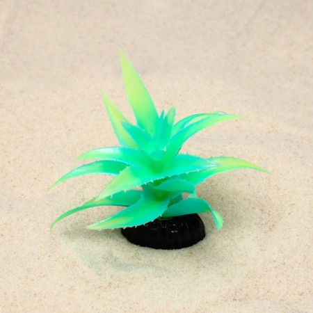 The plant is artificial aquarium, luminous, 10 cm, green-1