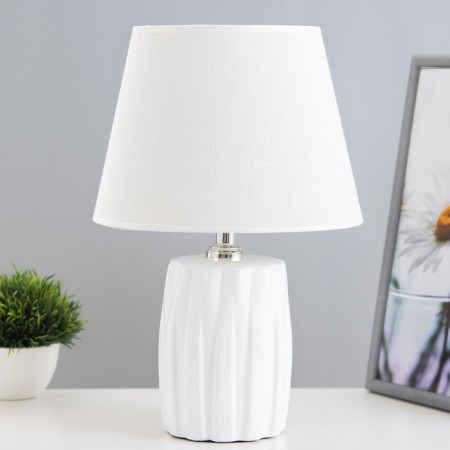 Liana table lamp E27 40W white 23x23x34 cm Risalux
