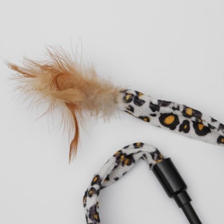 Textile teaser with feathers-1