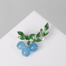 Brooch 