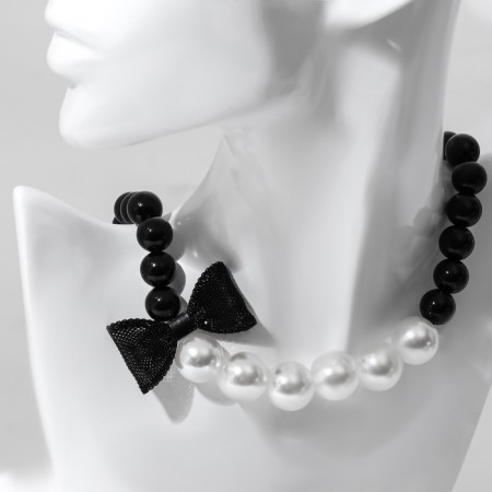 Beads "Bow", ball No. 12 - 18, black and white color, l = 41 cm