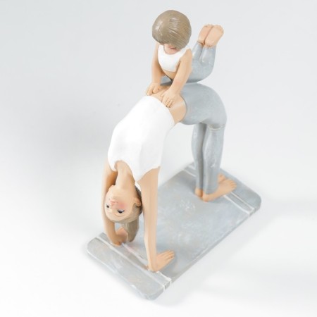 Polystone souvenir "Mom in the wheel pose, with her daughter" White-gray 19x7x13 cm-4
