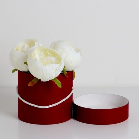 Gift box, round, burgundy, with a lace, 12 x 12 cm