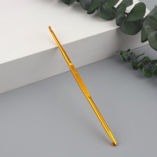 Knitting hook, bilateral, d = 2/3 mm, 13.5 cm, gold color