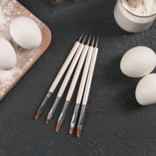 A set of confectionery brushes for decoration 