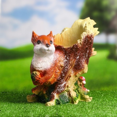 Figure pot "Squirrel in the hollow 26x23x13cm