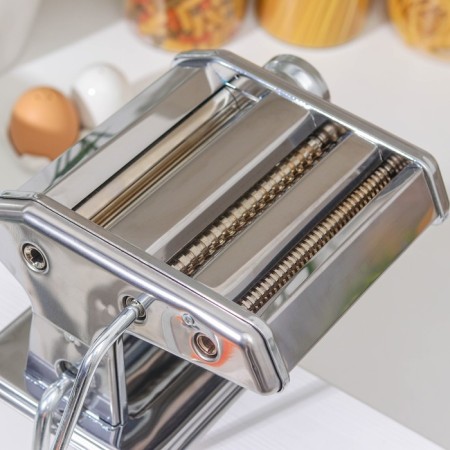 Lapsher with the function of rolling out the dough dough, 6 settings of dough thickness, noodles width 2 and 5 mm-2