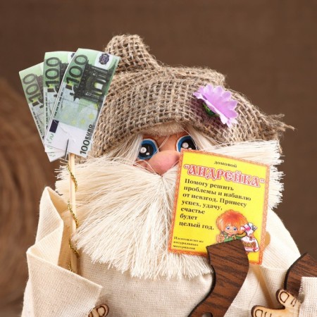 The amulet-domain "Andreyka in a straw hat, with a cash fan", 19x13x10 cm mix-3