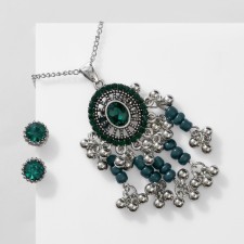 Set 2 objects: earrings, pendant 