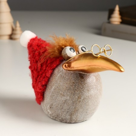 Polystone souvenir "Crow in glasses and a red cap with a bomb" Blostka 16x11x15 cm-1