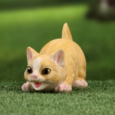 Garden figure "Kitten on the hunt" 8x15x11cm /// Mix-1