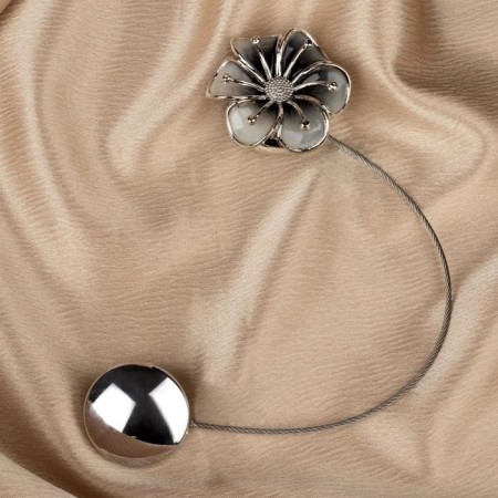 Picking for curtains "Buttercup", D = 5.5 cm, silver color-1