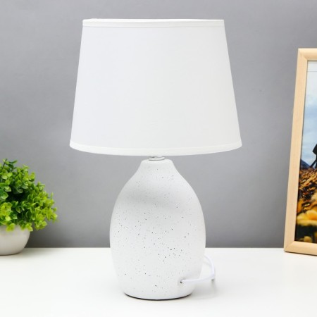 Table lamp "Flowers" 1xe14 40W white 20x20x31 cm.-3