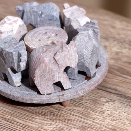 Boar stand "Elephants" stone 8x8x3 cm-2