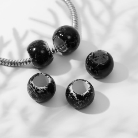 Bead "Paints", 1.1 × 0.8, black and white color-1
