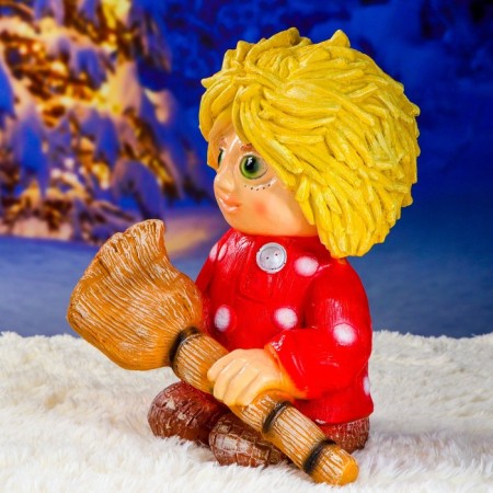Garden figure "Brownie with a broom" 39cm-4