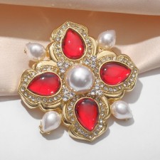 Brooch 